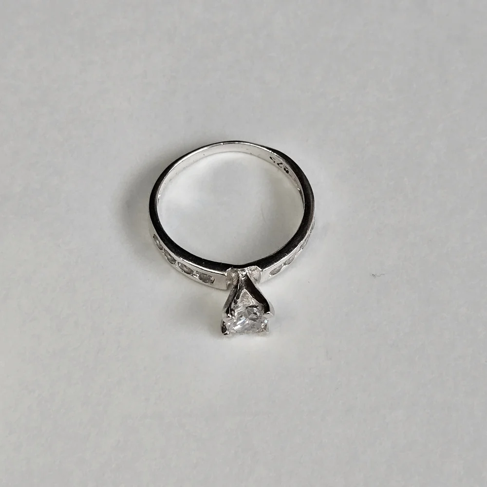 Stunning Sterling Silver Promise Ring - Picture 6 of 13